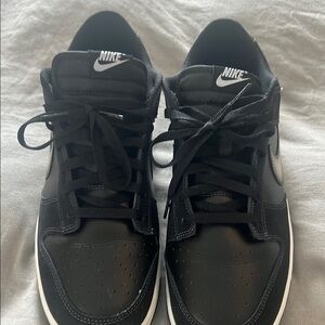 Nike Black Dunk Sneakers Classic Low-Top Design